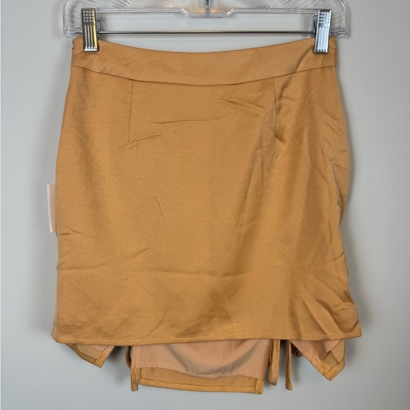 Superdown Xio Ruched Mini Skirt in Orange - Picture 6 of 6